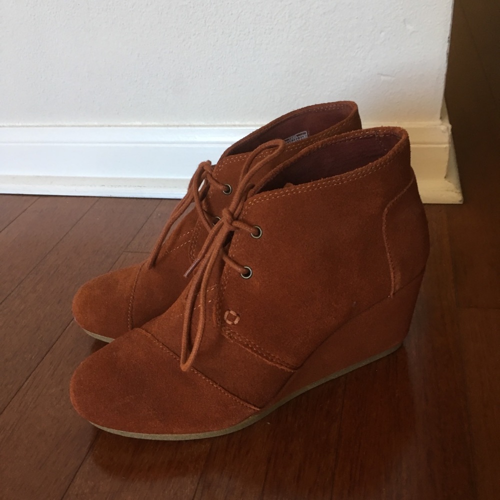 Toms Lace Up Wedge Booties